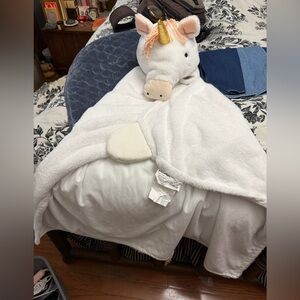 Pillowfort Unicorn Hooded Blanket with Golden Horn